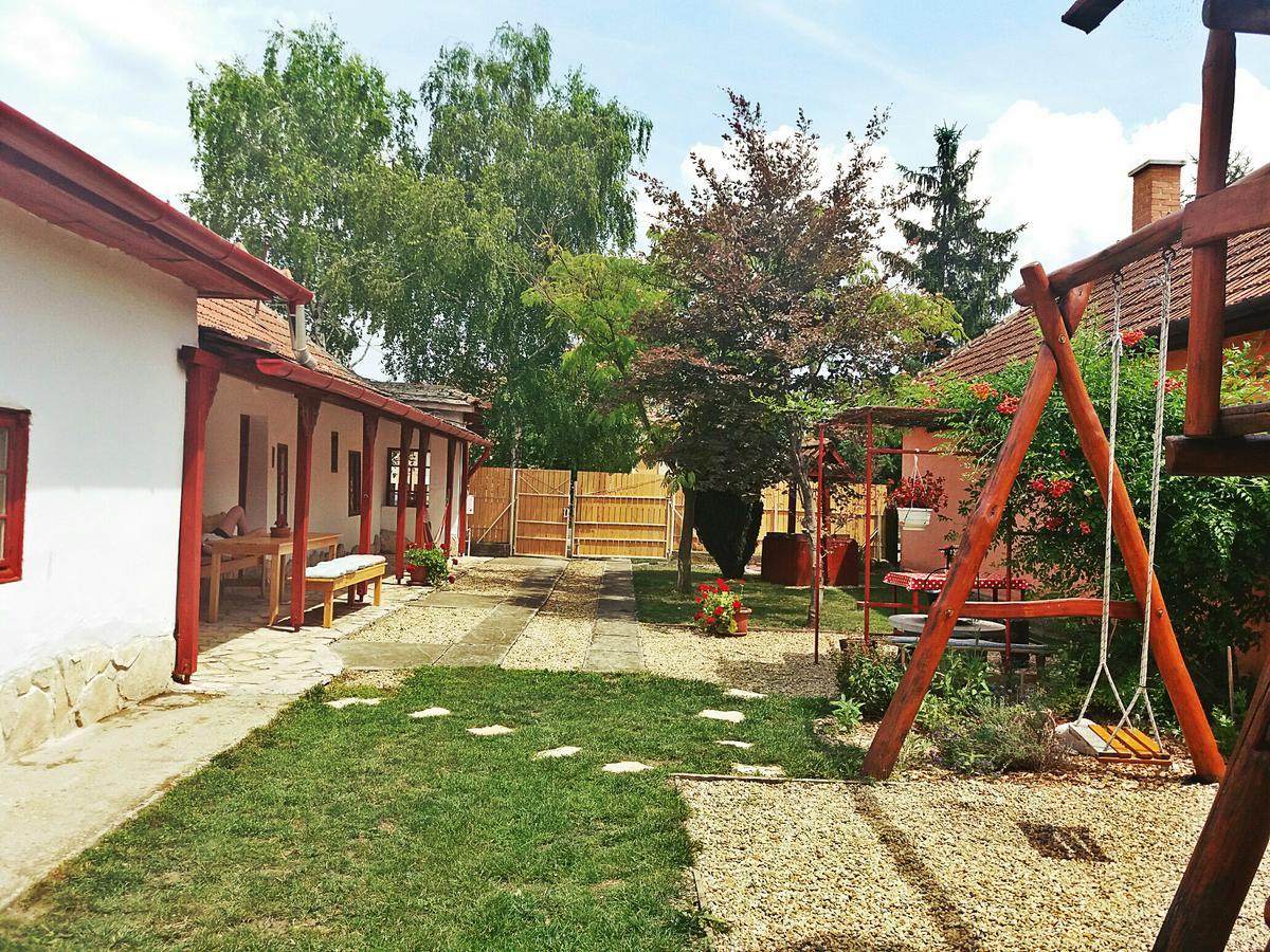 Arpad Nyaralohaz Βίλα Sarud Εξωτερικό φωτογραφία